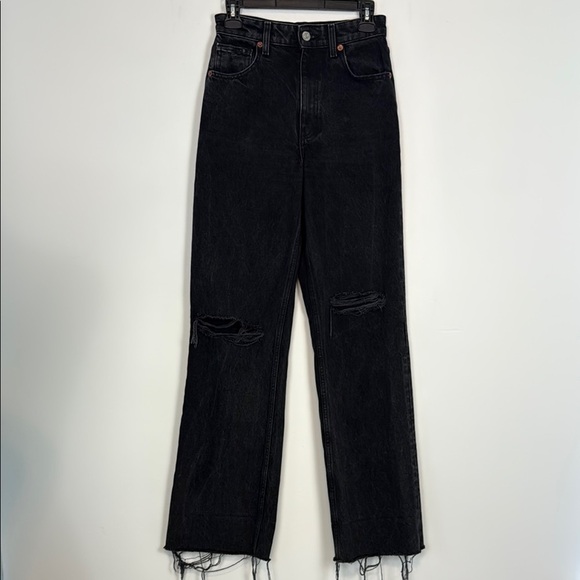Zara Black Distressed High Rise Raw Hem Jeans. Size 2.
Tall. - Picture 1 of 9